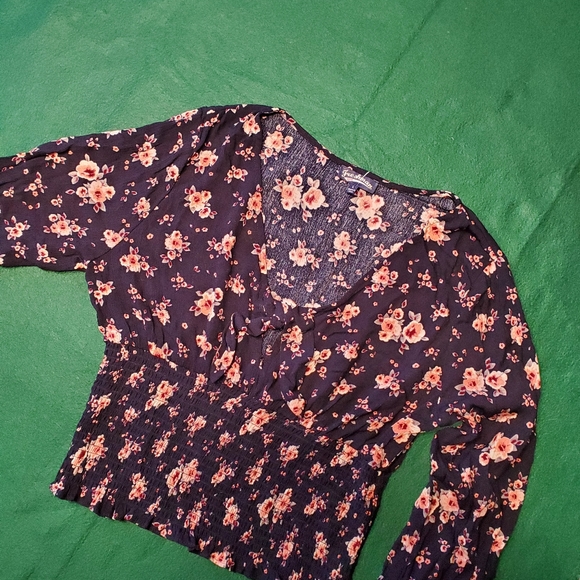 Freshman floral top - Picture 7 of 15